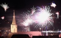 Feuerwerk an Silvester 2022 / Neujahr 2023 ueber Rotternburg (Kreis Tuebingen)