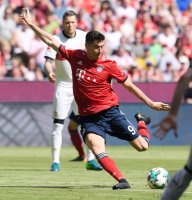 Fussball 1. Bundesliga Saison 17/18: FC Bayern Muenchen - VfB Stuttgart