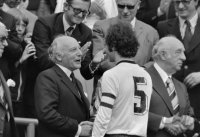 Fussball WM 1974 Finale: Franz Beckenbauer (Deutschland) mit WM Pokal