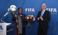 Fussball International: FIFA Praesident Infantino (Schweiz) FIFA Generalsekretaerin Fatma Samoura (Senegal)