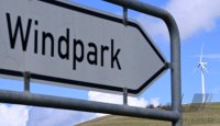 Symbolbild: Schild Windpark / Windrad