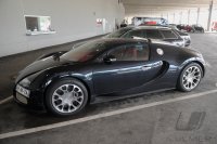Fussball 2. Bundesliga 2011/2012: Sportwagen Bugatti Veyron  Investor 1860 Muenchen  Ismaik