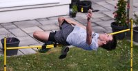 Leichtathletik: Hochspringer Lukas Gaertner (TV Rottenburg) trainiert im eigenen Garten