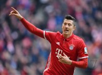 Fussball 1. Bundesliga Saison 16/17: FC Bayern Muenchen - FC Schalke 04