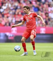 Fussball 1. Bundesliga Saison 21/22: FC Bayern Muenchen - VfB Stuttgart