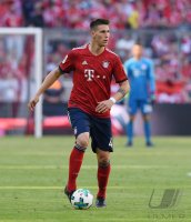 Fussball 1. Bundesliga Saison 17/18: FC Bayern Muenchen - VfB Stuttgart