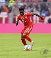 Fussball 1. Bundesliga Saison 21/22: FC Bayern Muenchen - VfB Stuttgart