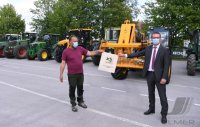 Fair und Regional; Demo pro Rottenburger Schlachthof von Landwirten und Metzger vor der Rottenburger Festhalle