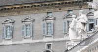 Coronakrise: Segen von Papst Franziskus am gesperrter Petersplatz in Rom