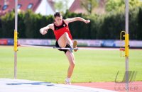 Leichtathletik: Hochspringen Lukas Gaertner (TV Rottenburg) trainiert im Rottenburger Hohenberstadion