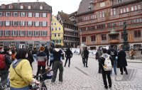 Demo gegen Oberbuergermeister Boris Palmer Tuebinger Marktplatz