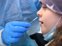 Corona-Schnelltest bei Kinder, Testzentrum am Eugen-Bolz-Platz in Rottenurg (Kreis Tuebingen)