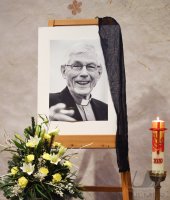 Weihbischof Franz Josef Kuhnle ist mit knapp 95 Jahren gestorben