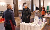Corona-Krise: Tafel Rottenburg (Kreis Tuebingen) im Not-Betrieb in der Zehntscheuer