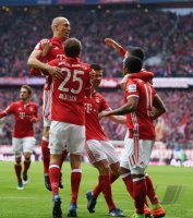 Fussball 1. Bundesliga Saison 16/17: FC Bayern Muenchen - FC Schalke 04