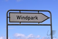 Symbolbild: Schild Windpark