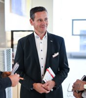 Sternekoch Harald Wohlfahrt kocht im Betriebsrestaurant der Unternehmensgruppe fischer