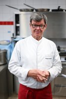 Sternekoch Harald Wohlfahrt kocht im Betriebsrestaurant der Unternehmensgruppe fischer