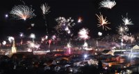 Feuerwerk an Silvester 2022 / Neujahr 2023 ueber Rotternburg (Kreis Tuebingen)