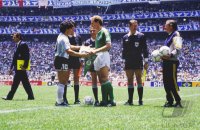 Fussball WM 1986 Argentinien-Deutschland: Maradona, Rummenigge