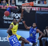 Basketball 1. Bundesliga 17/18 Hauptrunde: Walter Tigers Tuebingen - Fraport Skyliners Frankfurt
