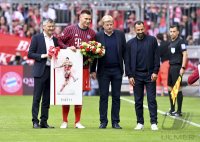 Fussball 1. Bundesliga Saison 21/22: FC Bayern Muenchen - VfB Stuttgart