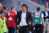 Fussball 1. Bundesliga Saison 17/18: JUBEL Trainer Tayfun Korkut (VfB Stuttgart)