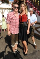 FUSSBALL 1. BUNDESLIGA: Bastian Schweinsteiger mit Freundin Sarah Brandner (FC Bayern Muenchen)