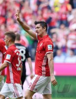 Fussball 1. Bundesliga Saison 2016/2017: FC Bayern Muenchen -  FC Augsburg
