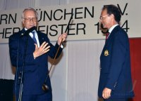 Fussball Edmund Stoiber mit Franz Beckenbauer auf der Meisterfeier