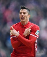 Fussball 1. Bundesliga Saison 16/17: FC Bayern Muenchen - FC Schalke 04