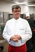 Sternekoch Harald Wohlfahrt kocht im Betriebsrestaurant der Unternehmensgruppe fischer