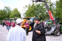 Fair und Regional; Demo pro Rottenburger Schlachthof von Landwirten und Metzger vor der Rottenburger Festhalle