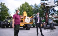Fair und Regional; Demo pro Rottenburger Schlachthof von Landwirten und Metzger vor der Rottenburger Festhalle