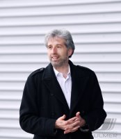 Uebergabe Corona-Schnelltests an Tuebingens Oberbuergermeister Palmer (Die Gruenen)