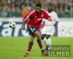 FUSSBALL CHL   FCB  - AC Mailand   Elber (FCB) am Ball