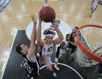 Basketball 1. Bundesliga 2011/2012:  Walter Tigers Tuebingen - ratiopharm Ulm