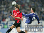 Fussball DFB Pokal: Schalke - Hannover, Zweikampf