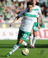 FUSSBALL 1. BUNDESLIGA: Bremen, OEZIL Einzelaktion
