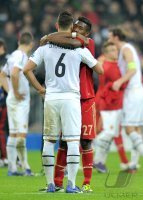 Fussball CHL  Saison 2011/2012:  Aleksandar Dragovic (li, FC Basel) mit David Alaba (FC Bayern Muenchen)