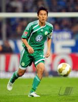 FUSSBALL, 1. BUNDESLIGA, 8. Spieltag: Wolfsburg, HASEBE Einzelaktion