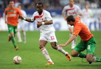 2. Fussball Bundesliga : Nando Rafael (li, FC Augsburg) gegen Asen Karaslavov (re, Greuther Fuerth)