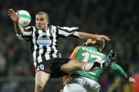 Fussball CL: Bremen - Turin, Zweikampf