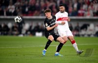 Fussball DFB Pokal  Halbfinale  2025/2026  23.04.2026VfB Stuttgart - SC Freiburg , ZWEIKAMPF, SPIELSZENE, AKTION, ACTION, DUELL,