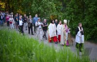 Maiandacht mit Lichterprozession mit Gnadenbild der Schmerzhaften Mutter vom Weggental