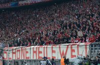 FUSSBALL INTERNATIONAL CHL HALBFINALE 12/13: FC Bayern Muenchen - FC Barcelona