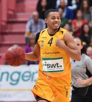 Basketball 1. Bundesliga 14/15 Hauptrunde:  Walter Tigers Tuebingen - Brose Baskets Bamberg
