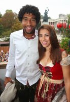 FUSSBALL 1. BUNDESLIGA 14/15: FC Bayern Muenchen besucht das Oktoberfest