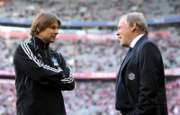 Fussball 1. Bundesliga : Michael Oenning (li, Hamburger SV) mit Co Trainer Hermann Gerland (re, FC Bayern Muenchen)