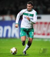 FUSSBALL 1. BUNDESLIGA: Bremen, TOSIC Einzelaktion